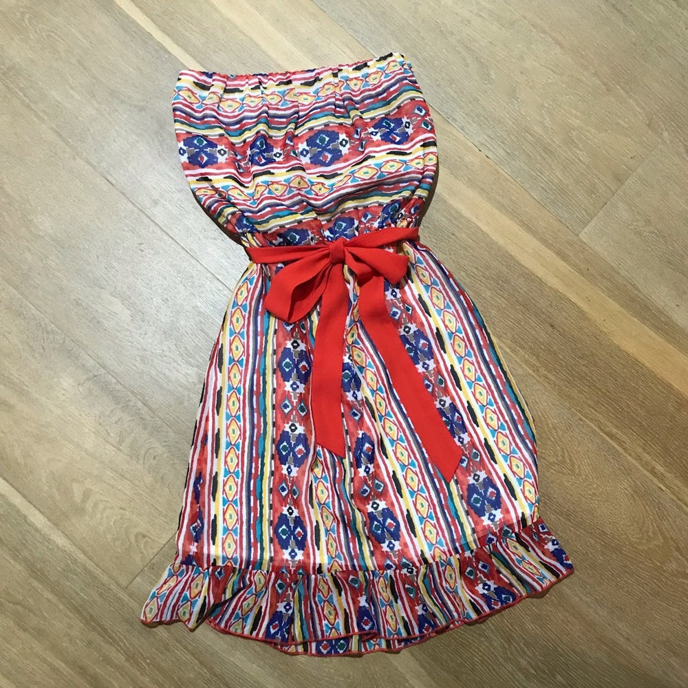 NWT, size small, red tribal strapless dress!